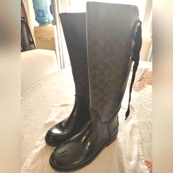 COPY - Coach boots - Picture 2 of 5